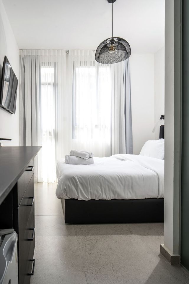 Double Room with Balcony: the room
