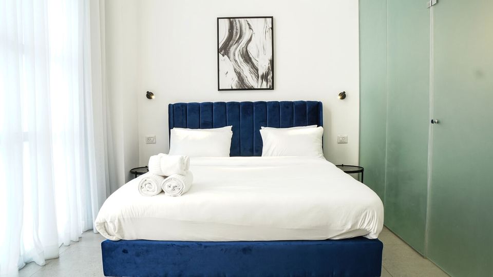Superior Room: bed