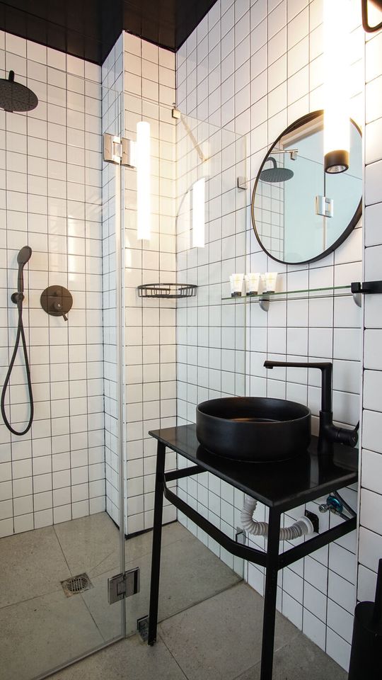 Superior Room: bathroom